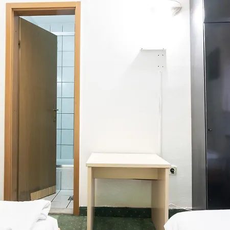 Say Motel *